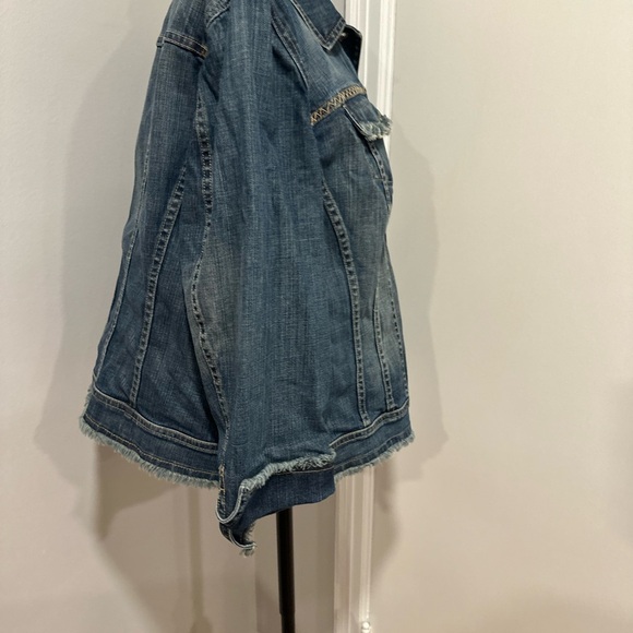 Talbots Petite Womens Sz: 18W Stretch Denim Jean Jacket Frayed Hem Front Pocket. - Picture 11 of 13